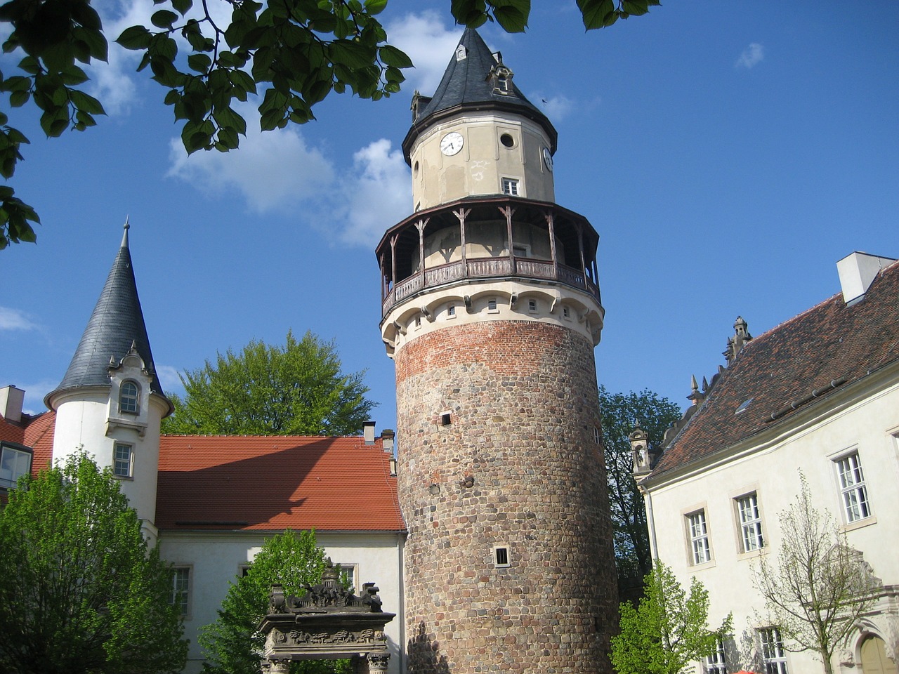 pointed castle castle tower free photo