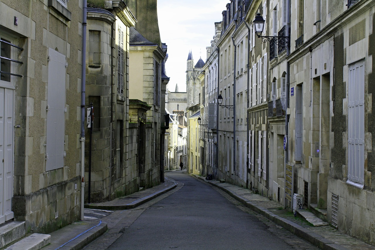 poitiers old city street free photo