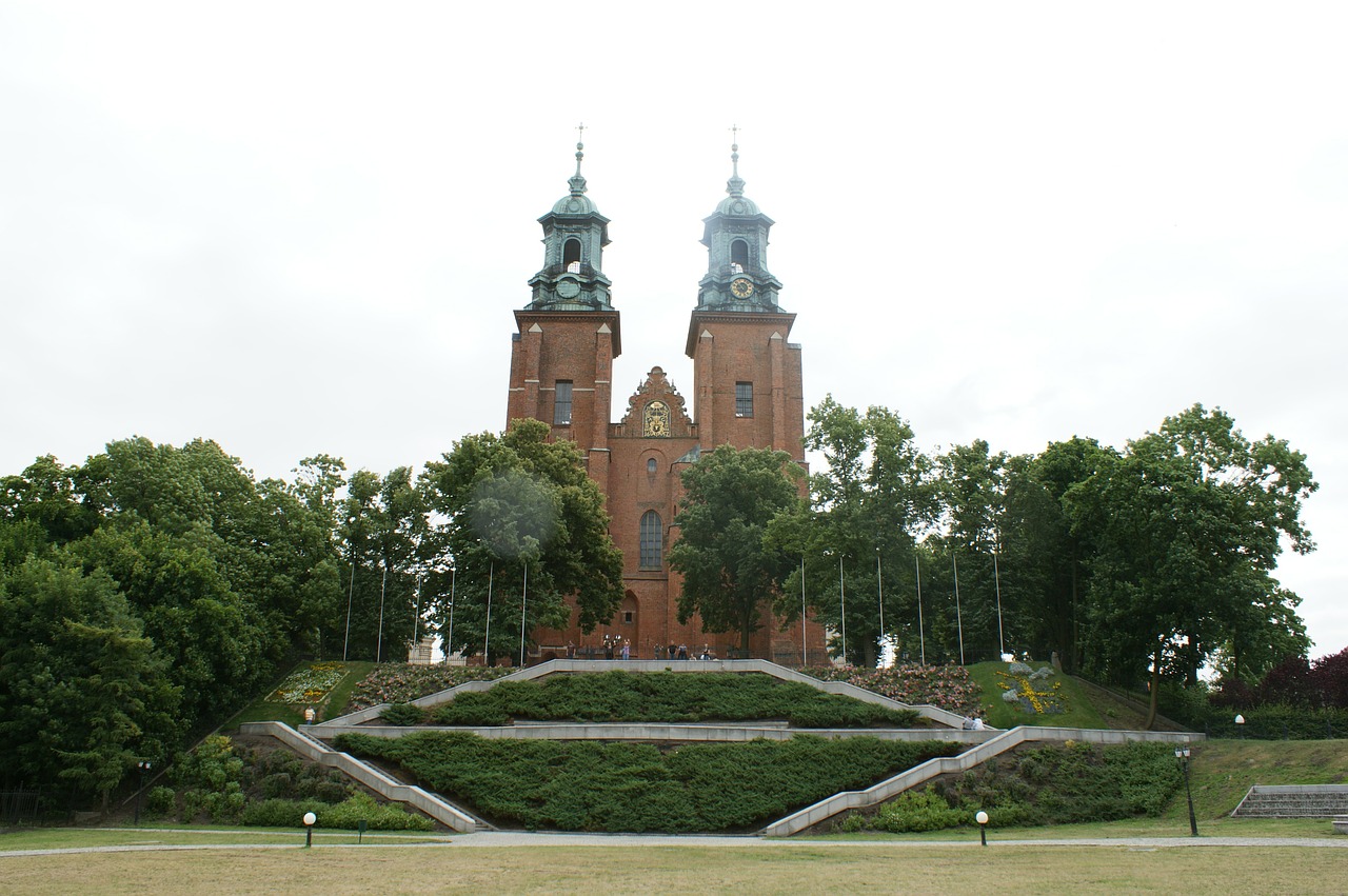 poland gniezno church free photo