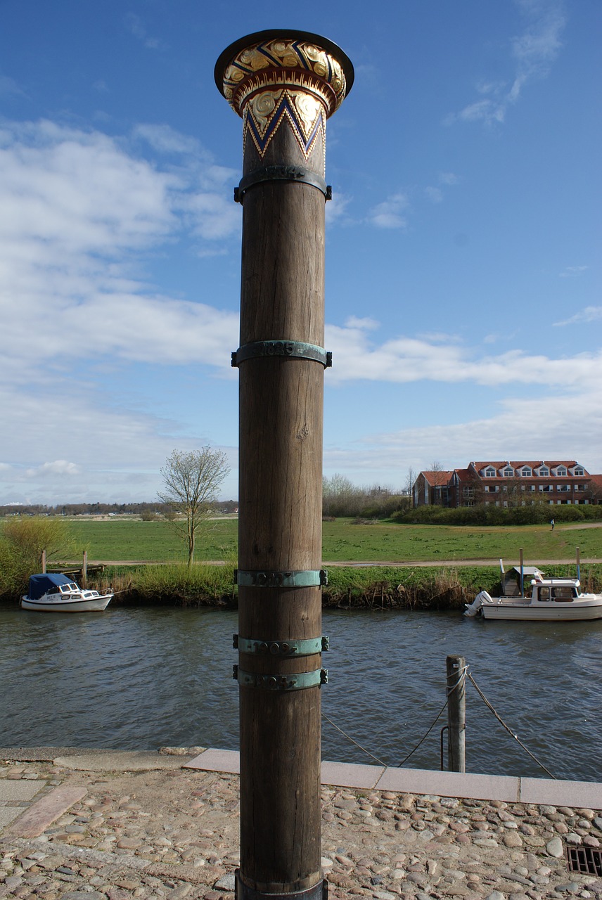 pole river flood free photo