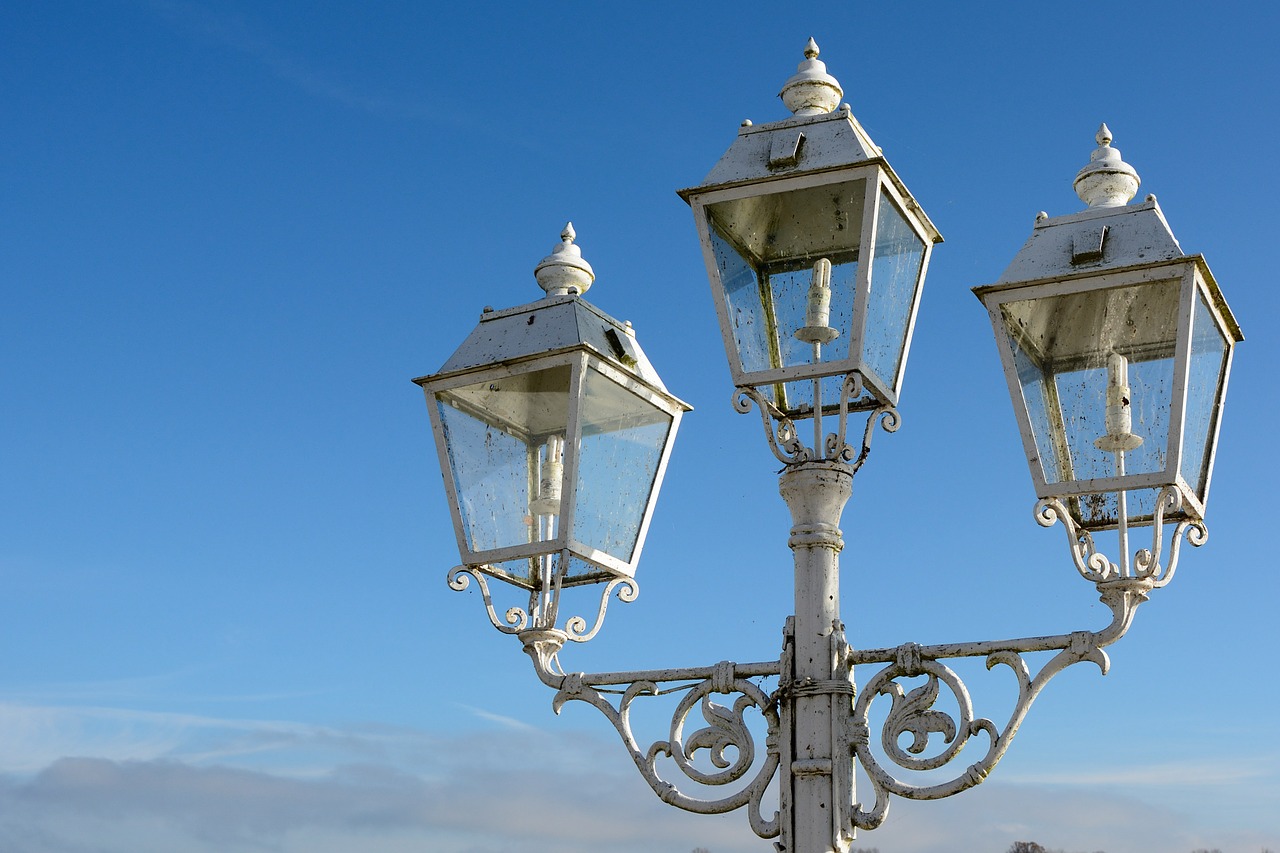 pole mounted luminaire lantern light free photo