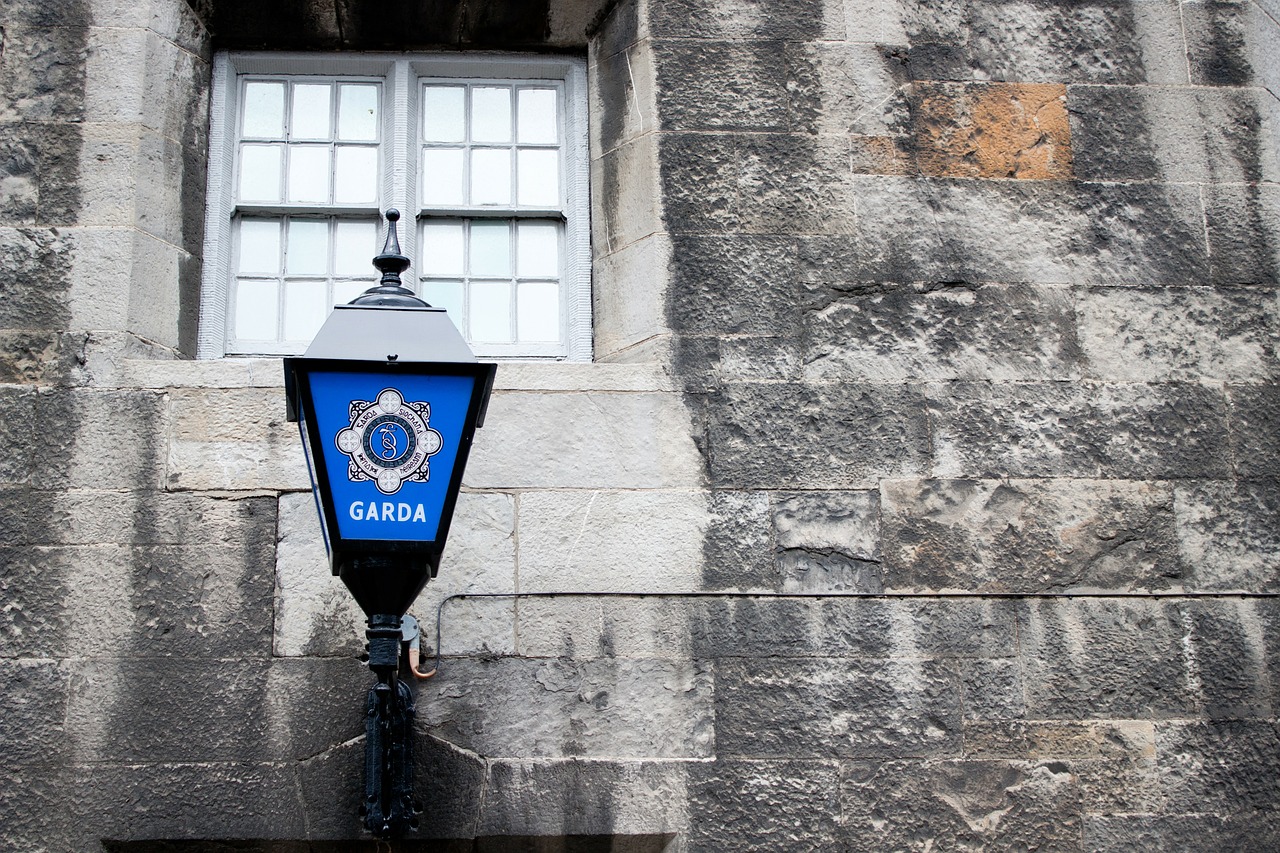 police garda ireland free photo