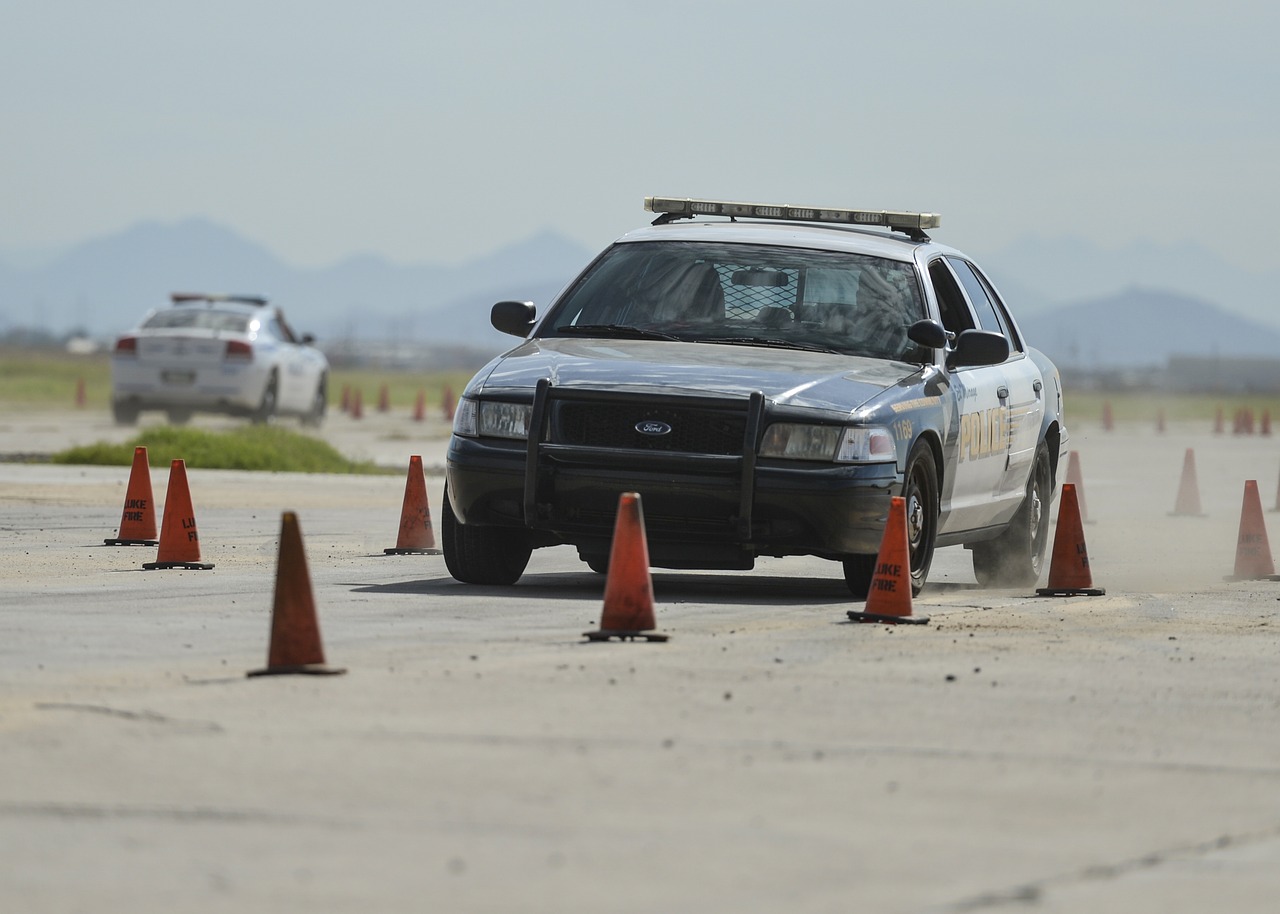 police cruise vehicle free photo