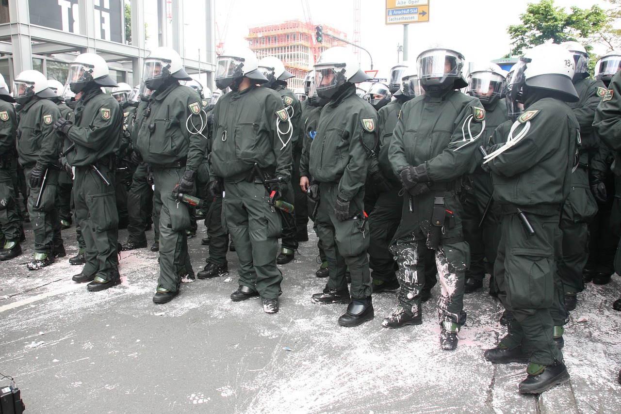 police germany frankfurt free photo