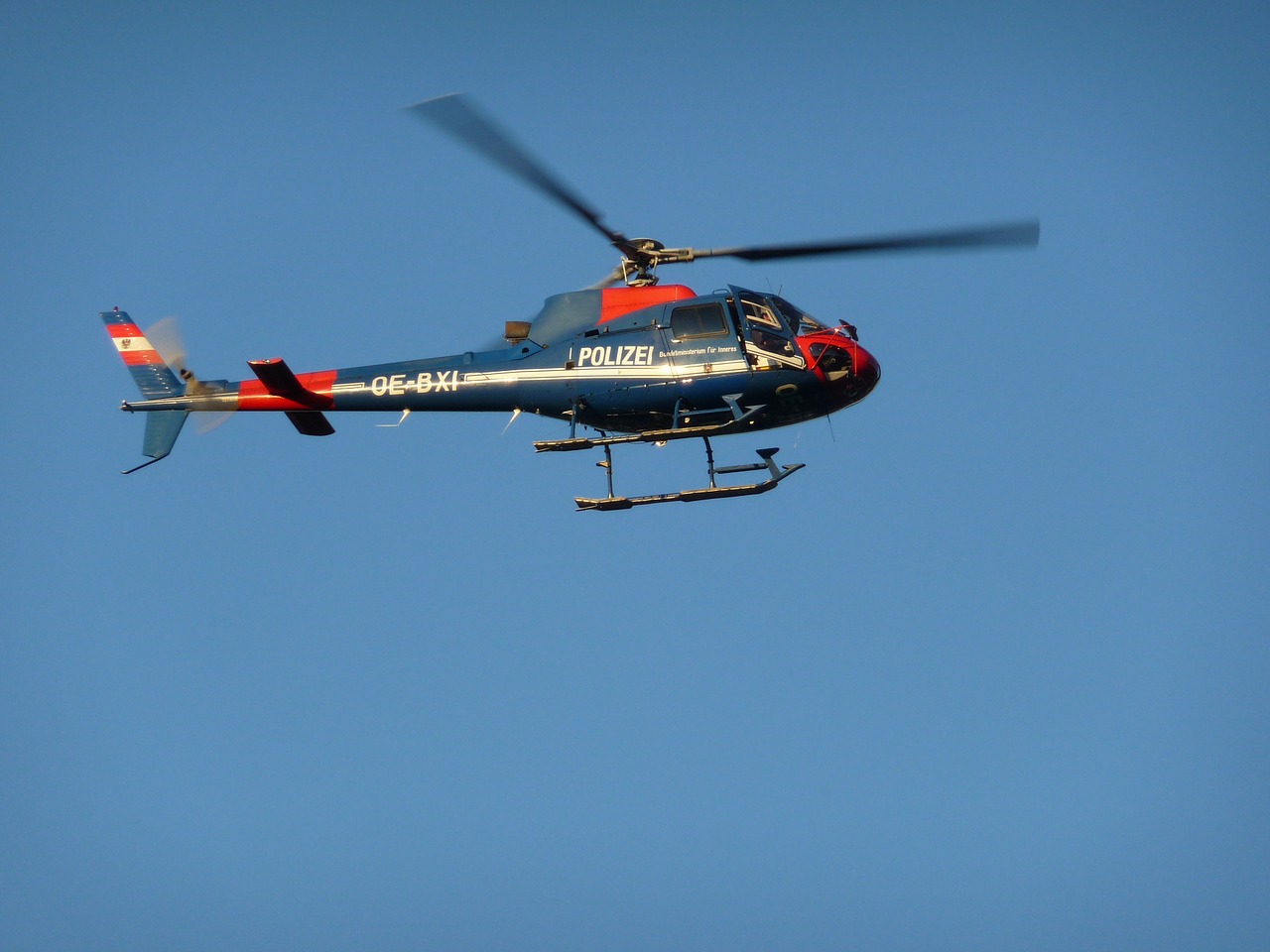 police helicopter helicopter use free photo