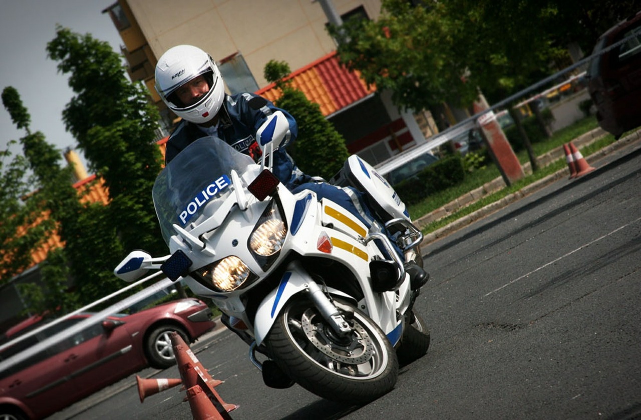 police officer motorcycle cop we have an enthousiastic free photo