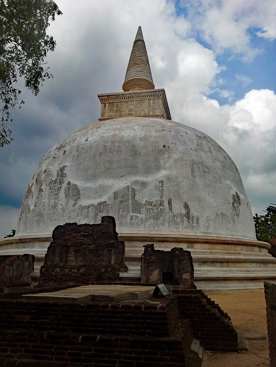 polonnaruwa temple sri lanka free photo