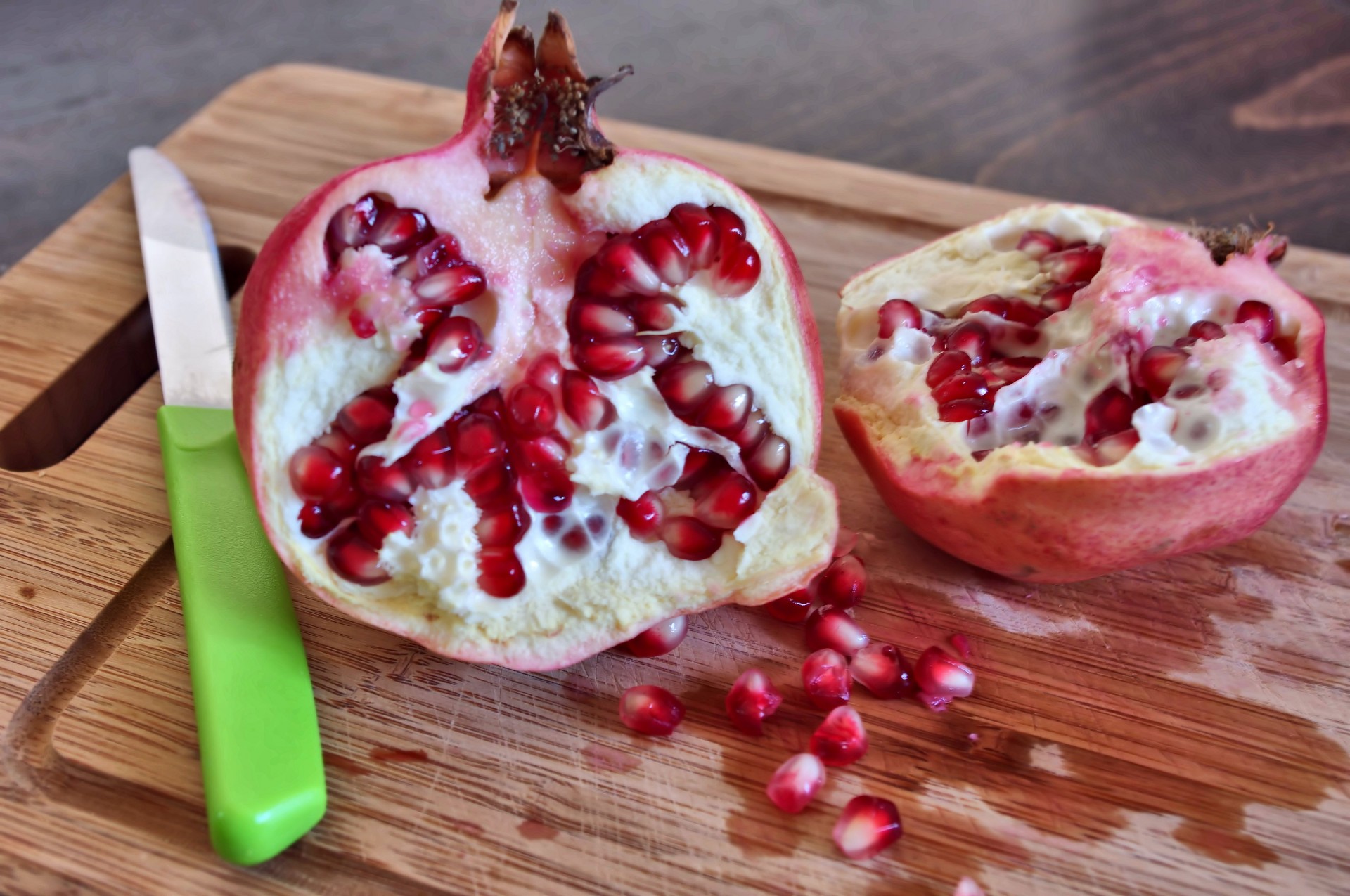 pomegranate fruit cut free photo