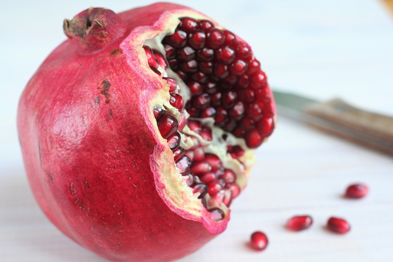 pomegranate antioxidant vitamins free photo