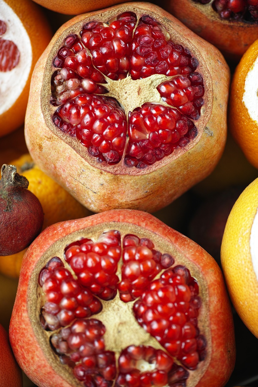 pomegranate fruit macro free photo