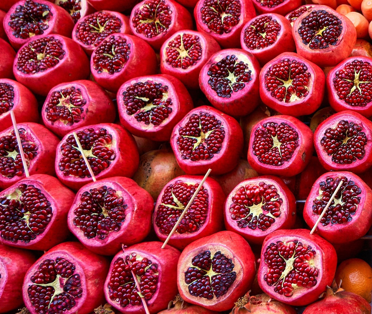 pomegranate pomegranates fruit free photo