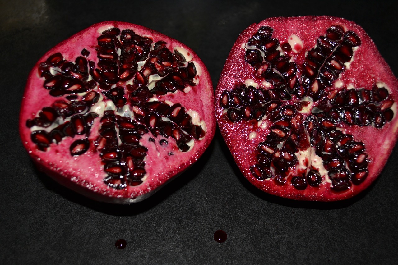 pomegranate red fresh free photo