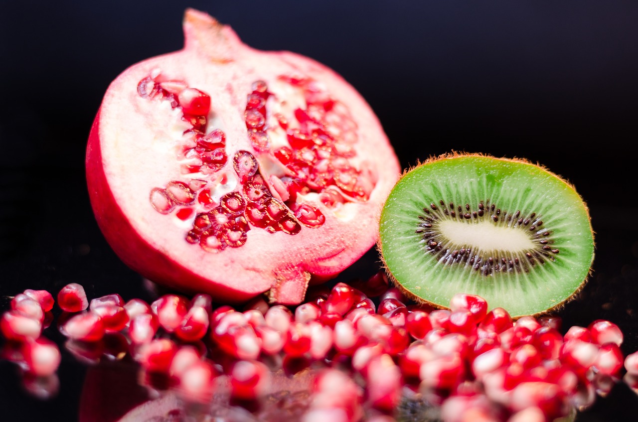 pomegranate  kiwi  fruit free photo