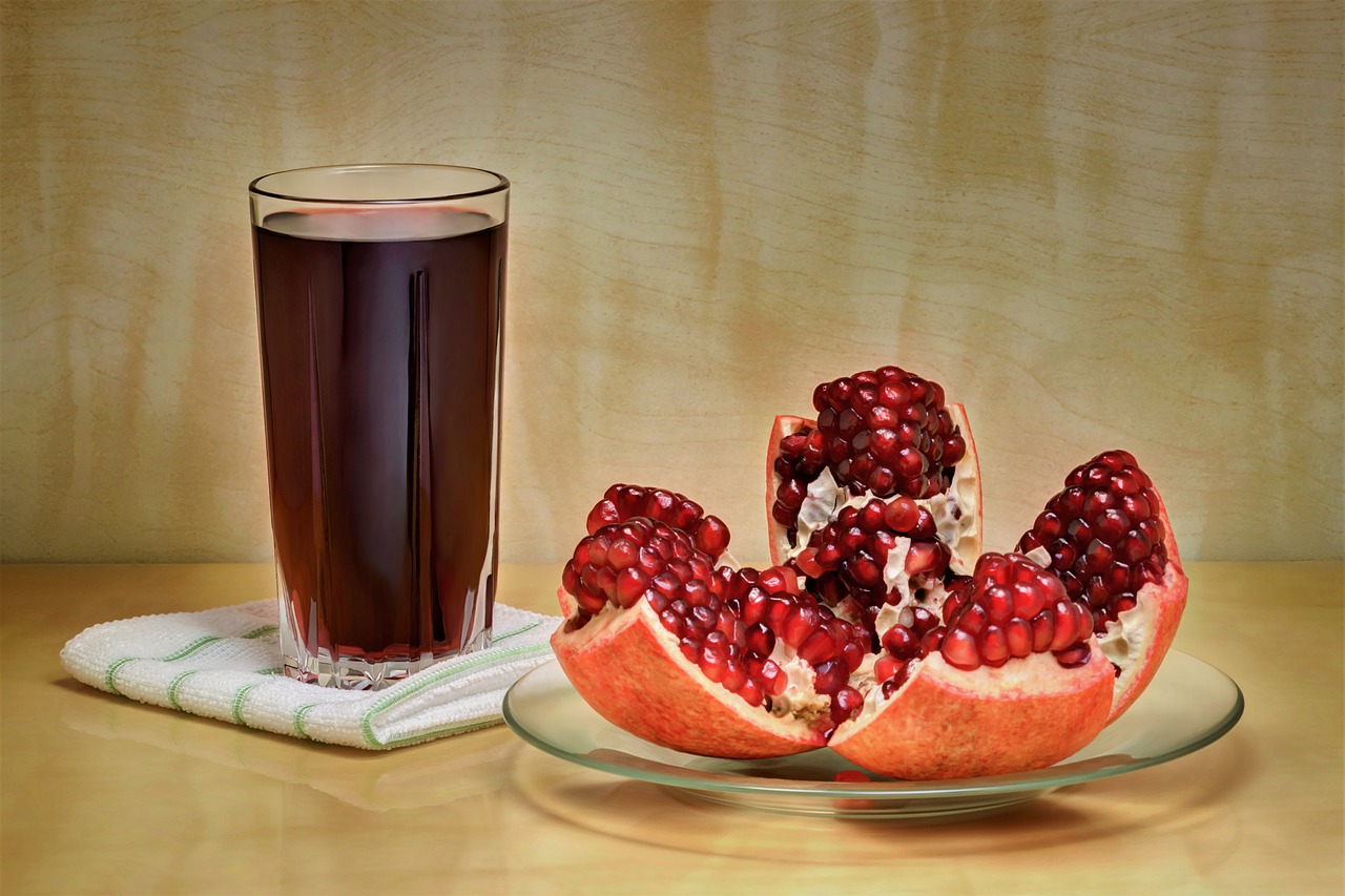 pomegranate  juice  vitamin free photo