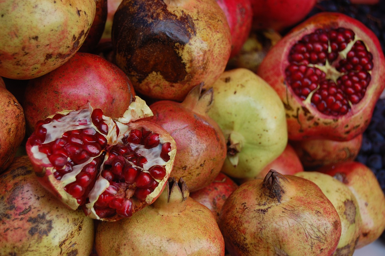 pomegranate  fruit  ripe free photo