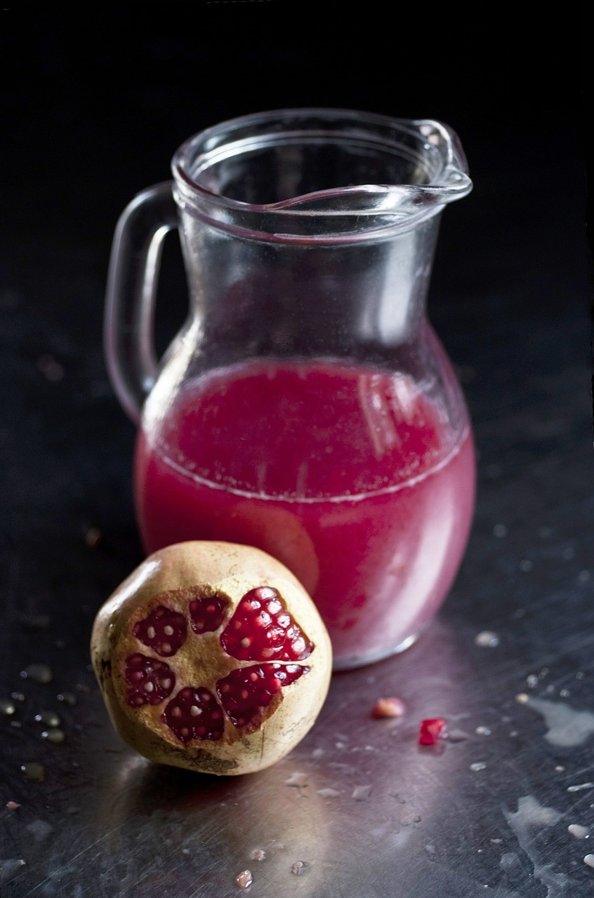 pomegranate juice raw free photo