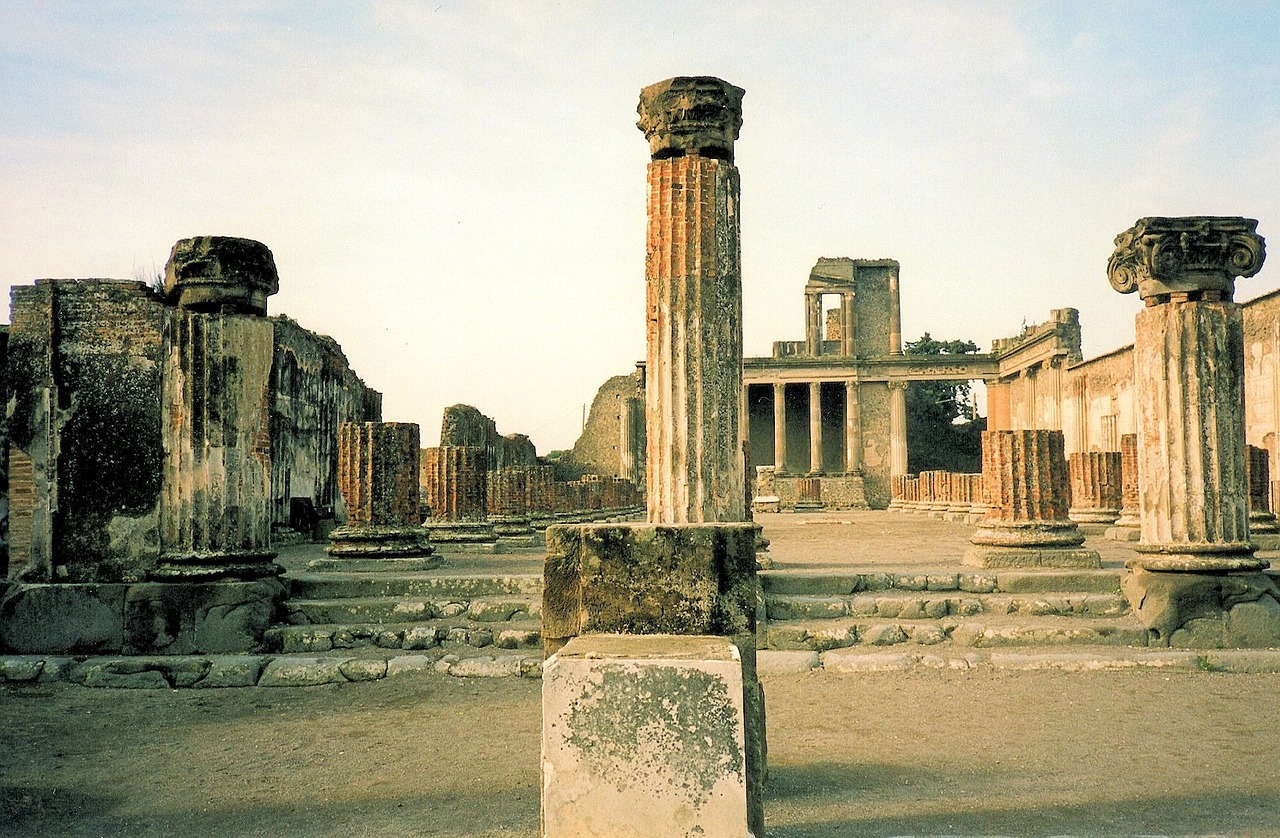 pompei ruins south italy architecture free photo