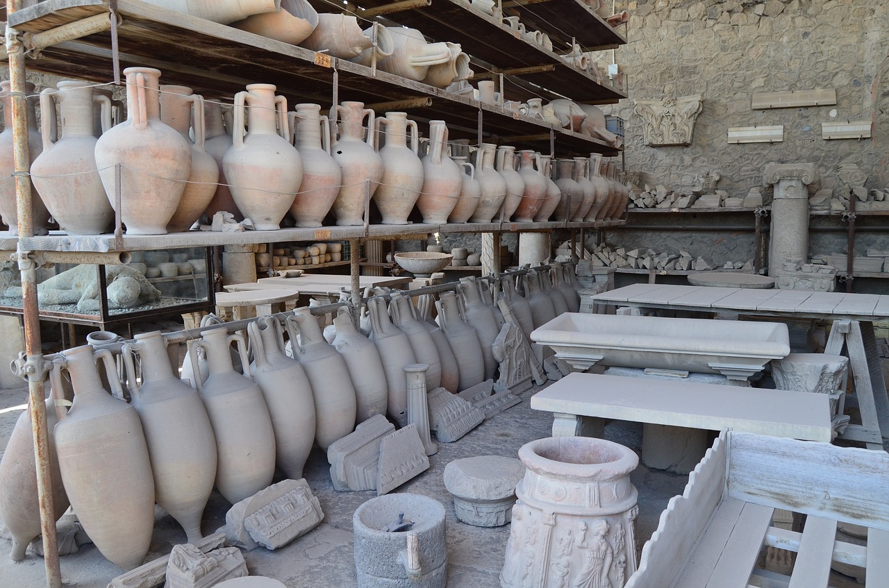 pompeii  campania  amphorae free photo