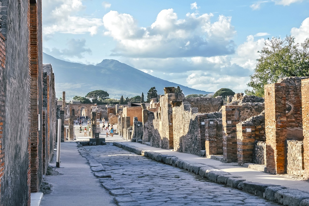 pompeii  vesuvius  street free photo