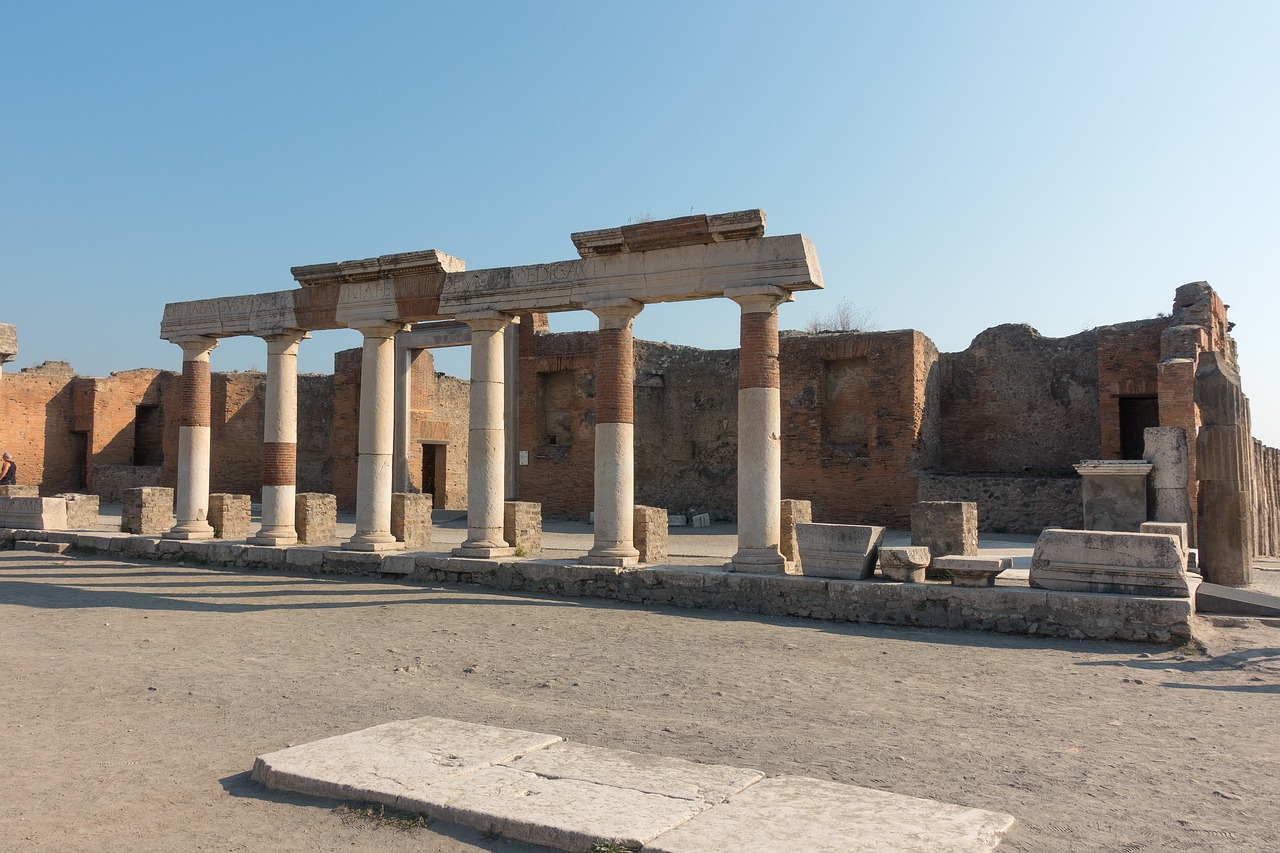 pompeii  italy  ruin free photo