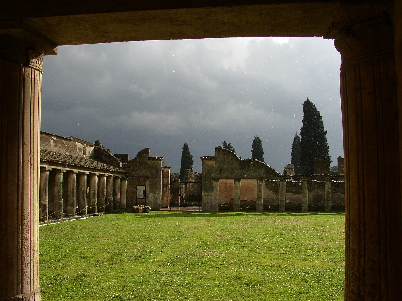 pompeii rain ancient free photo
