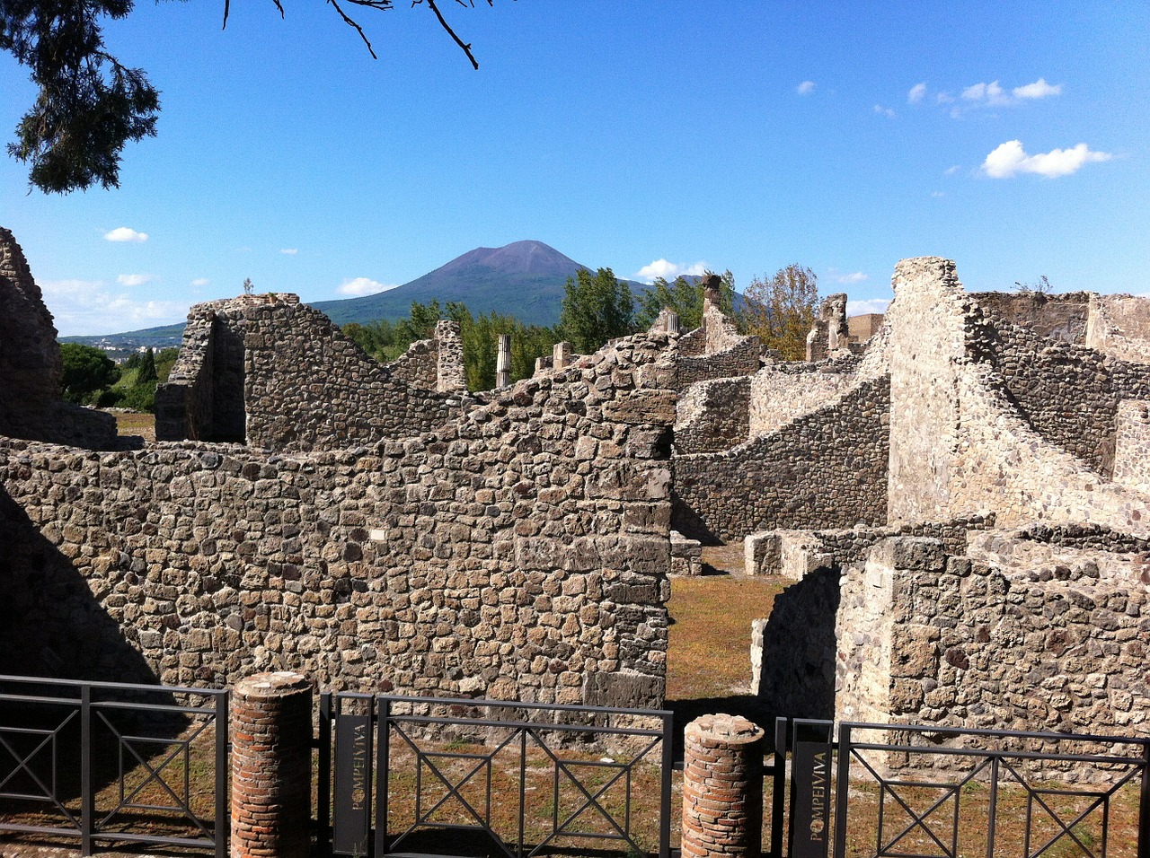 pompeii vesuvius culture free photo
