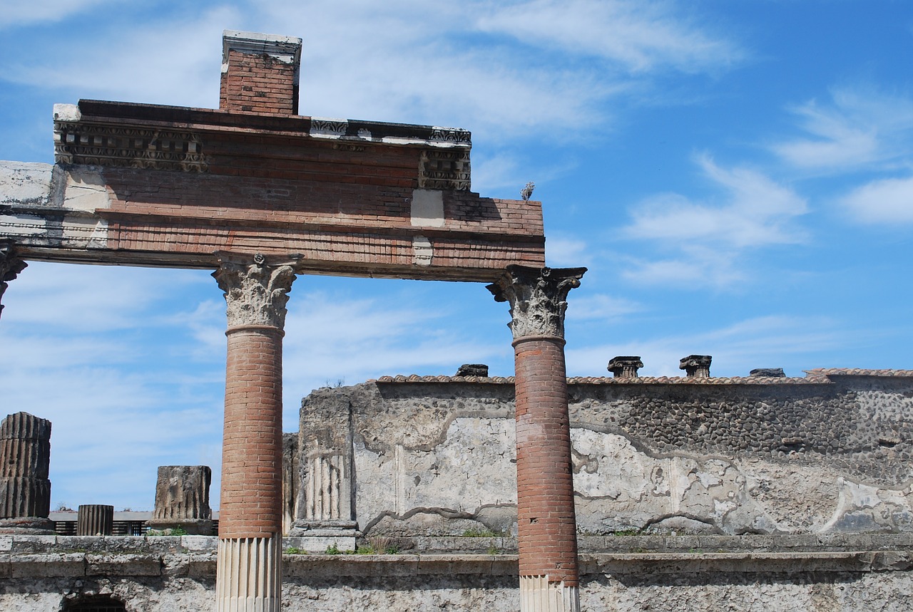pompeii ruins italy free photo