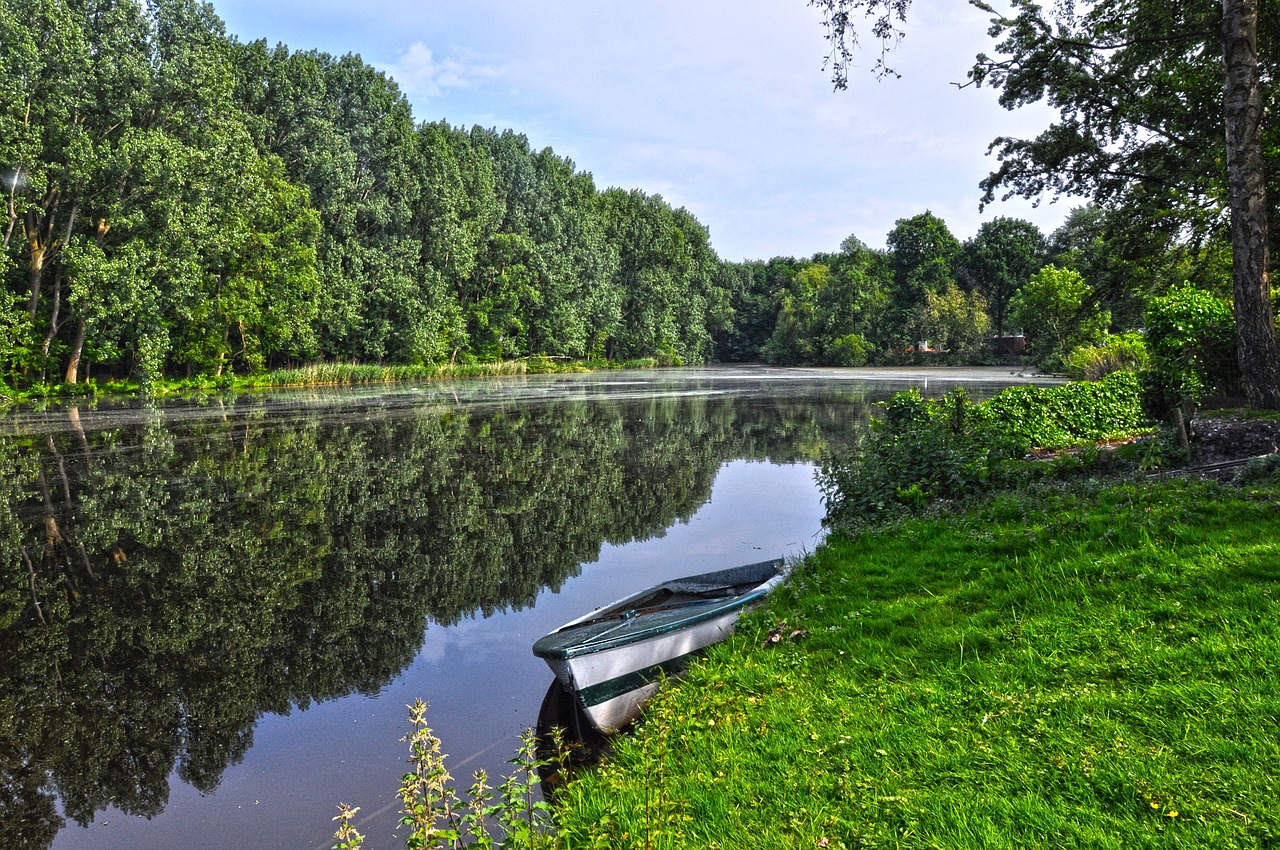 pond  water  boat free photo