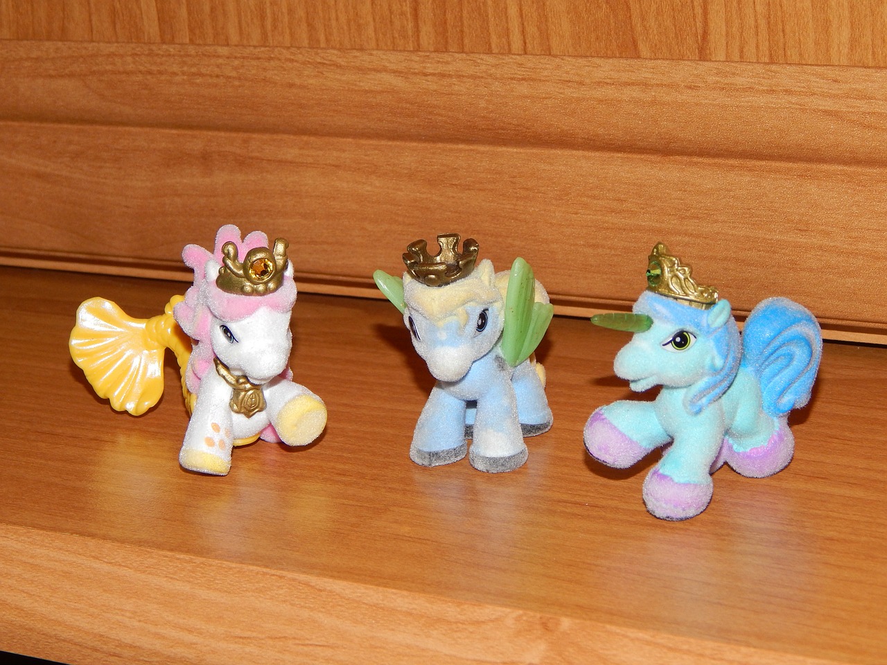ponies unicorn toys free photo
