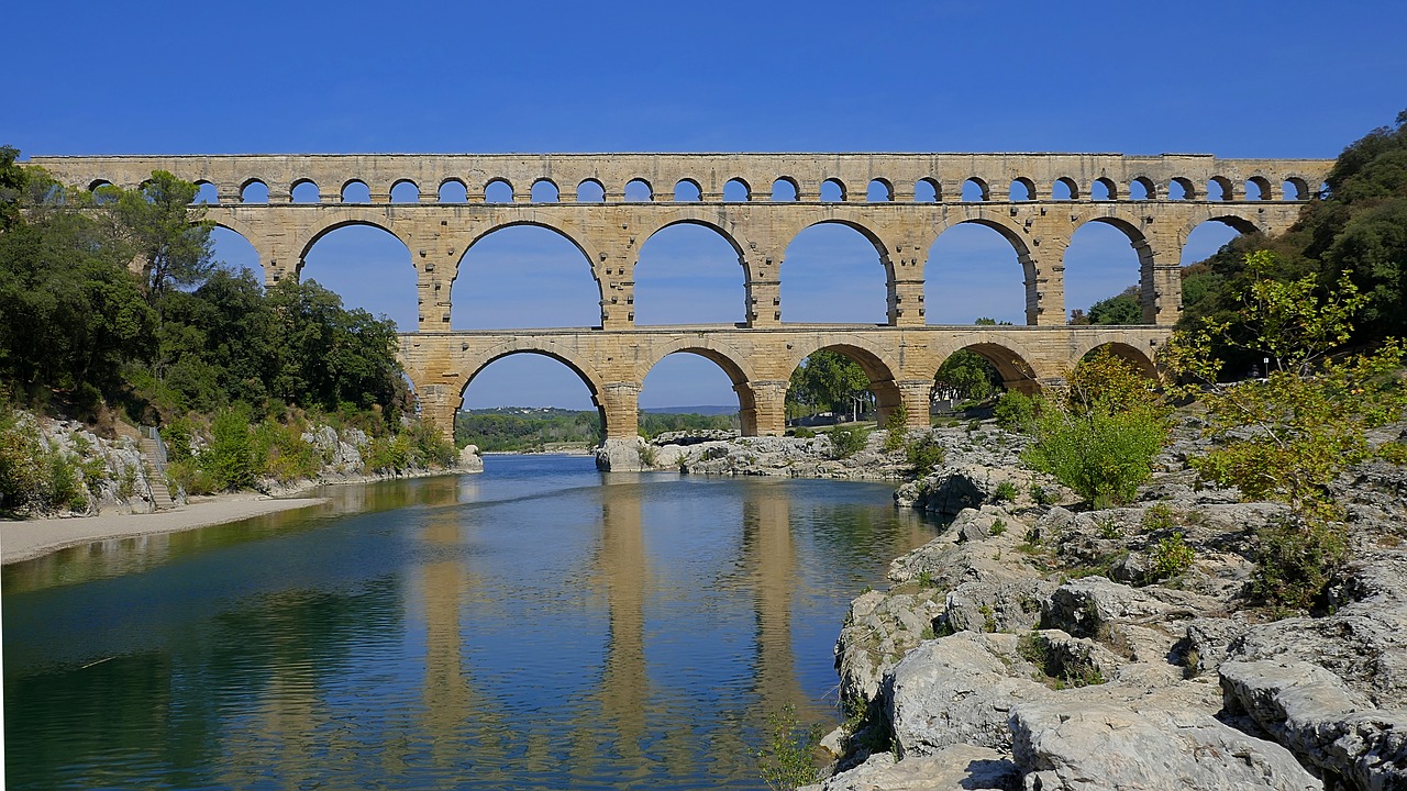pont du gard aqueduct roman free photo