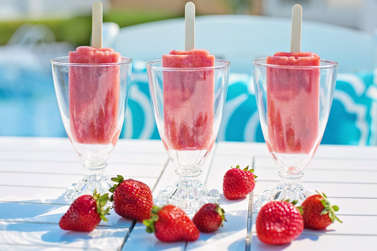 popsicles  strawberry popsicles  red free photo