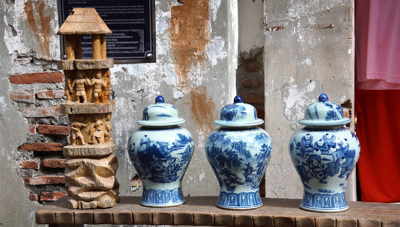 porcelain jars chinese free photo