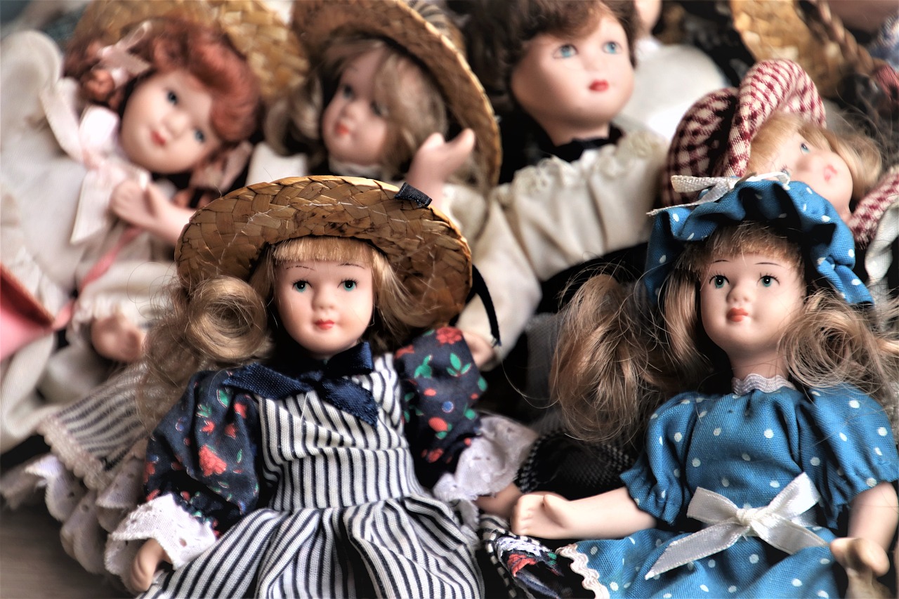porcelain dolls  retro  accessories free photo