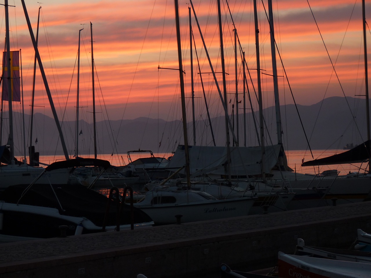 port boats afterglow free photo