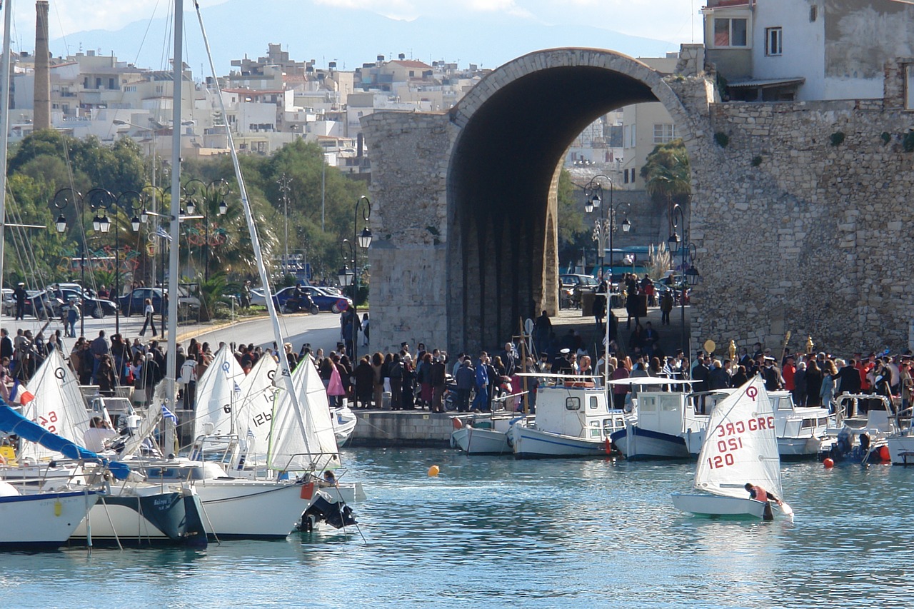 port heraklion paraliaki free photo