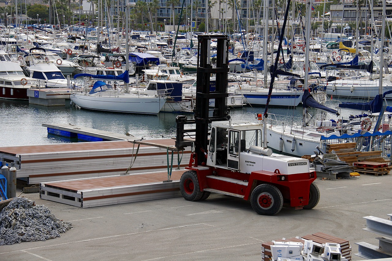 port working boats free photo