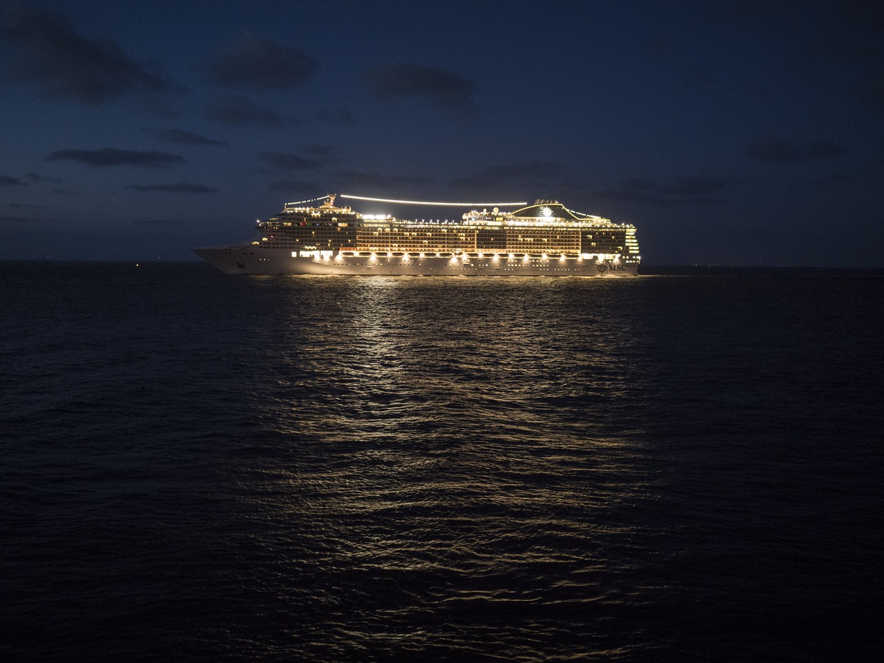 port ship cruise ship free photo