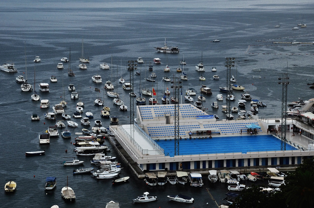 port booked boats free photo