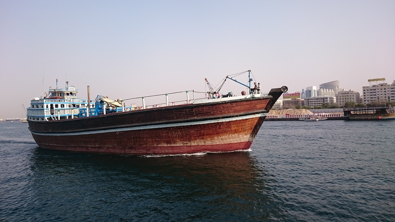 port goods dubai free photo