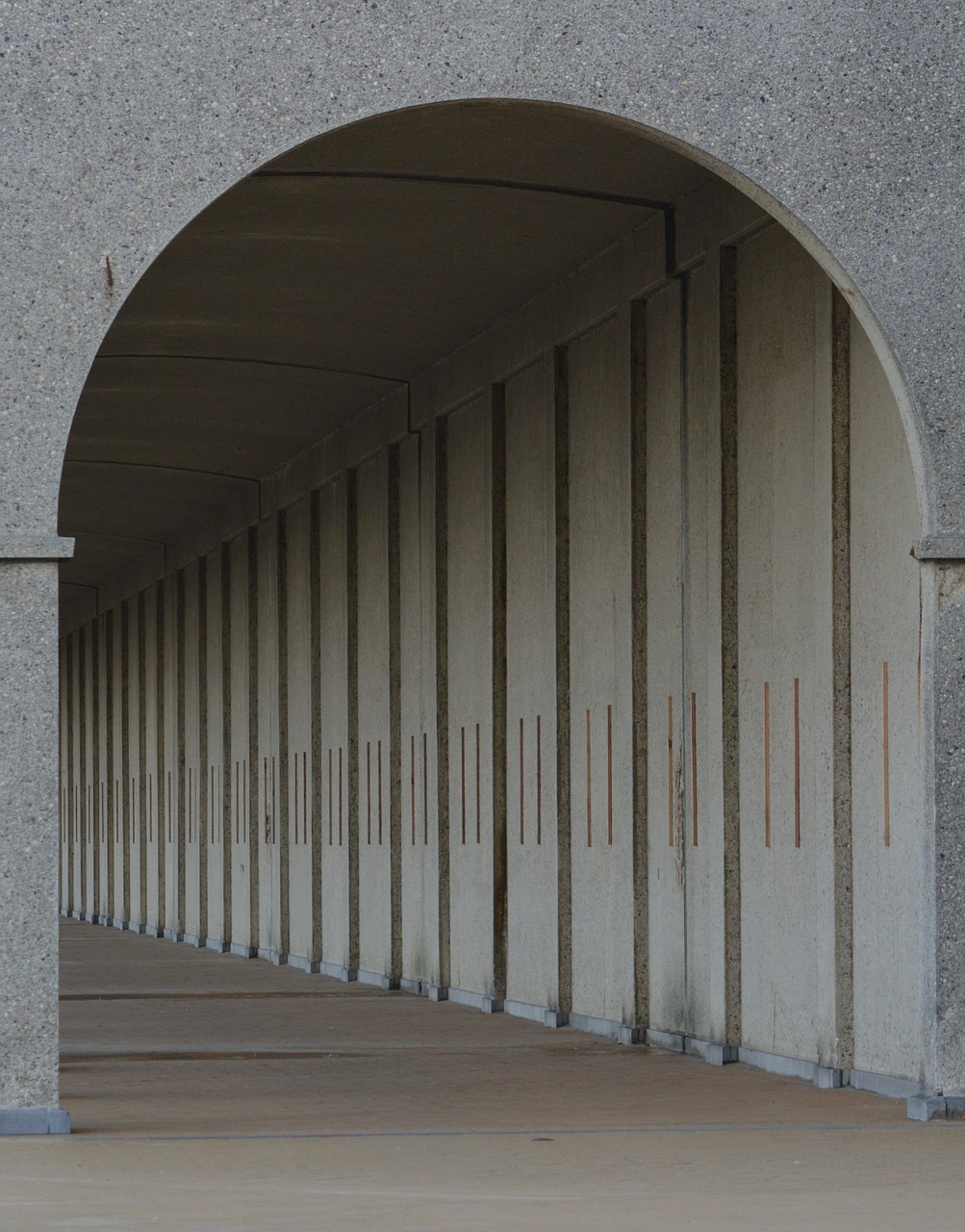 port opening tunnel free photo