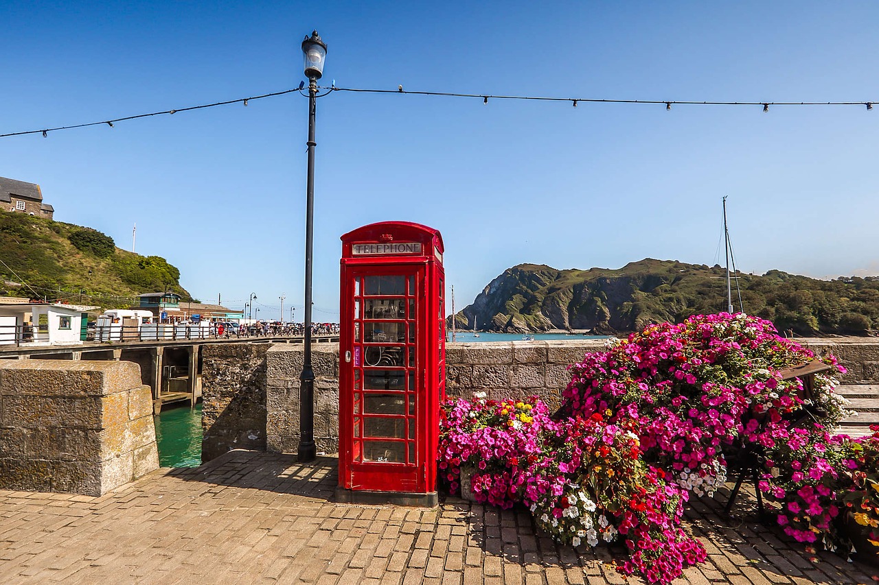 port coast telephone box free photo