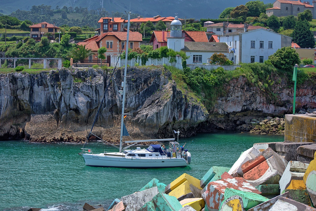 port  spring  boat free photo