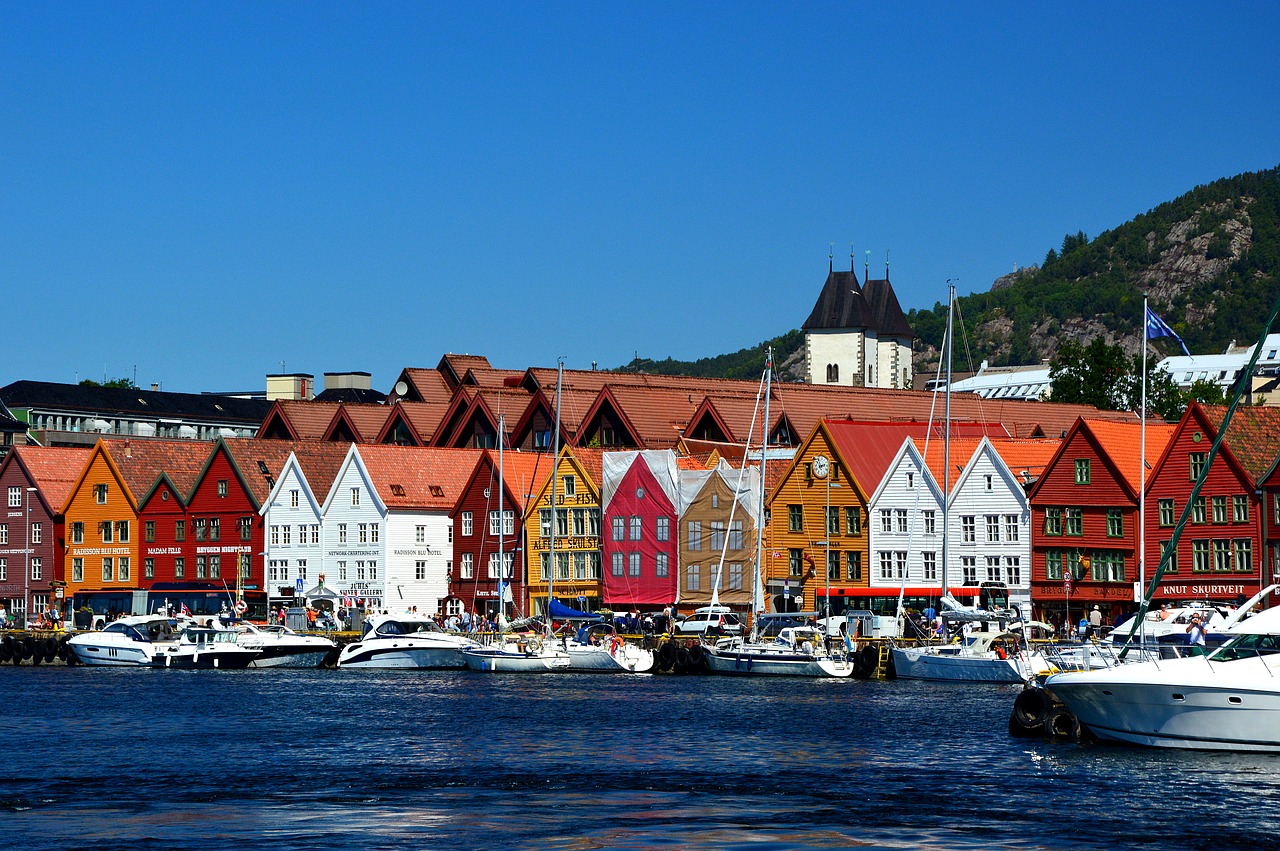 port  architecture  row of houses free photo