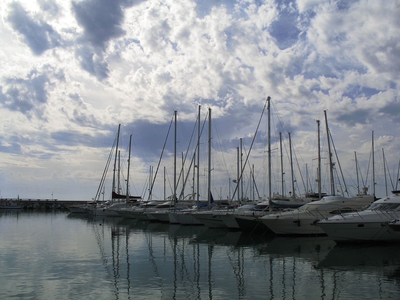 port boats sailboats free photo