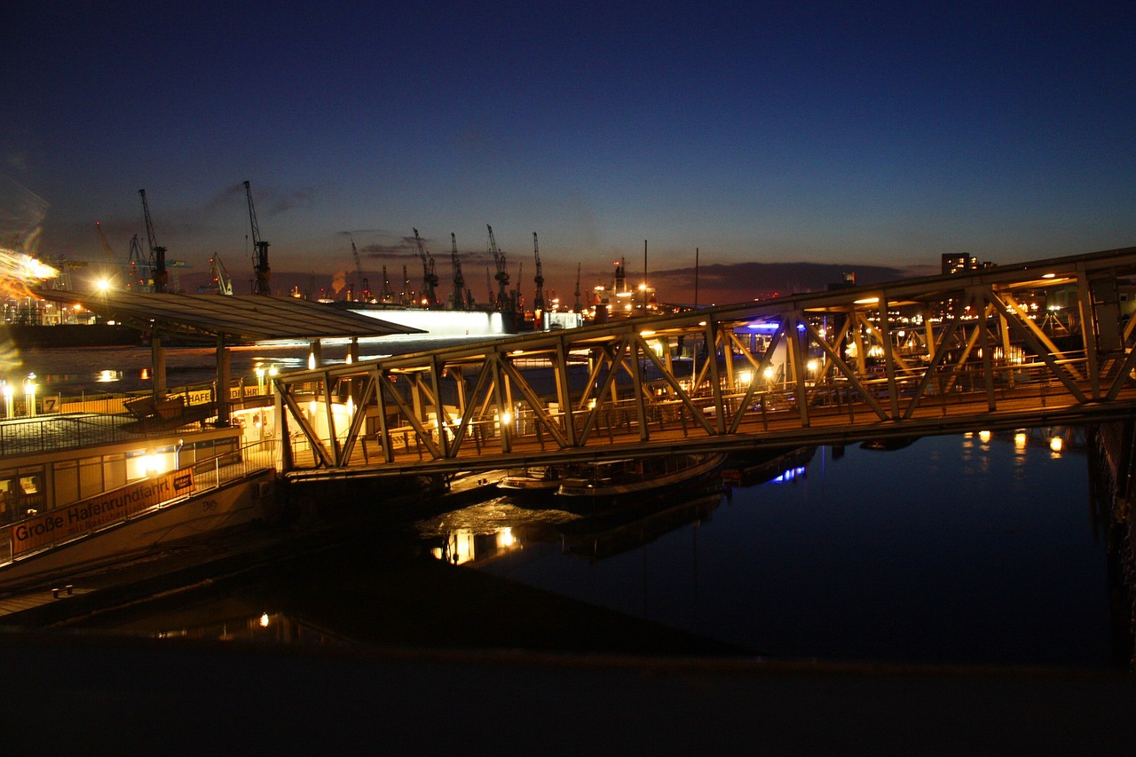 port hamburg night free photo