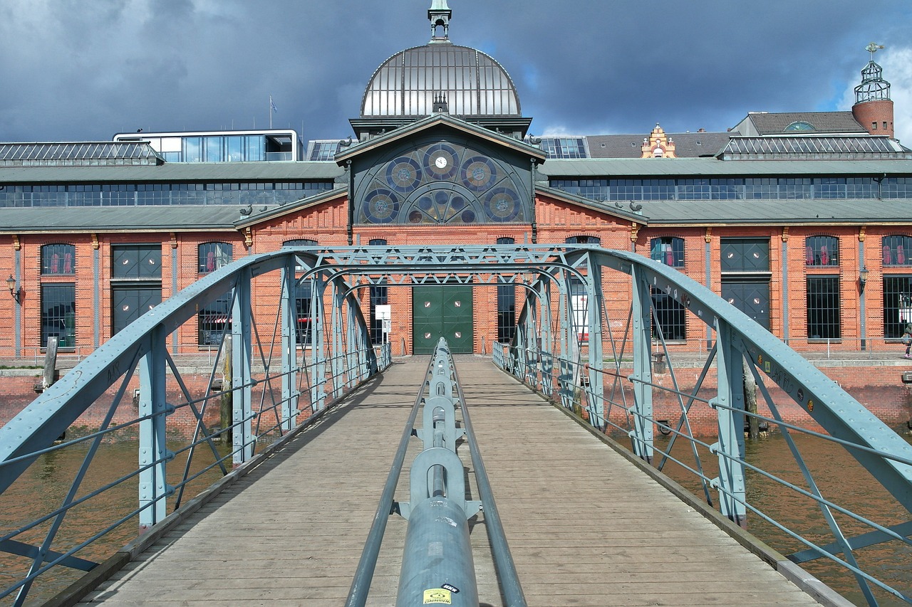 port hamburg fish market free photo