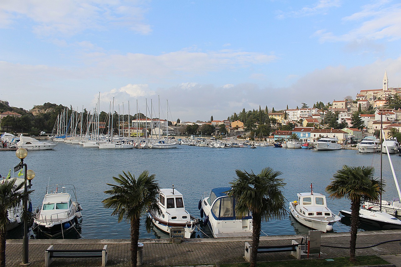 port boats sea free photo