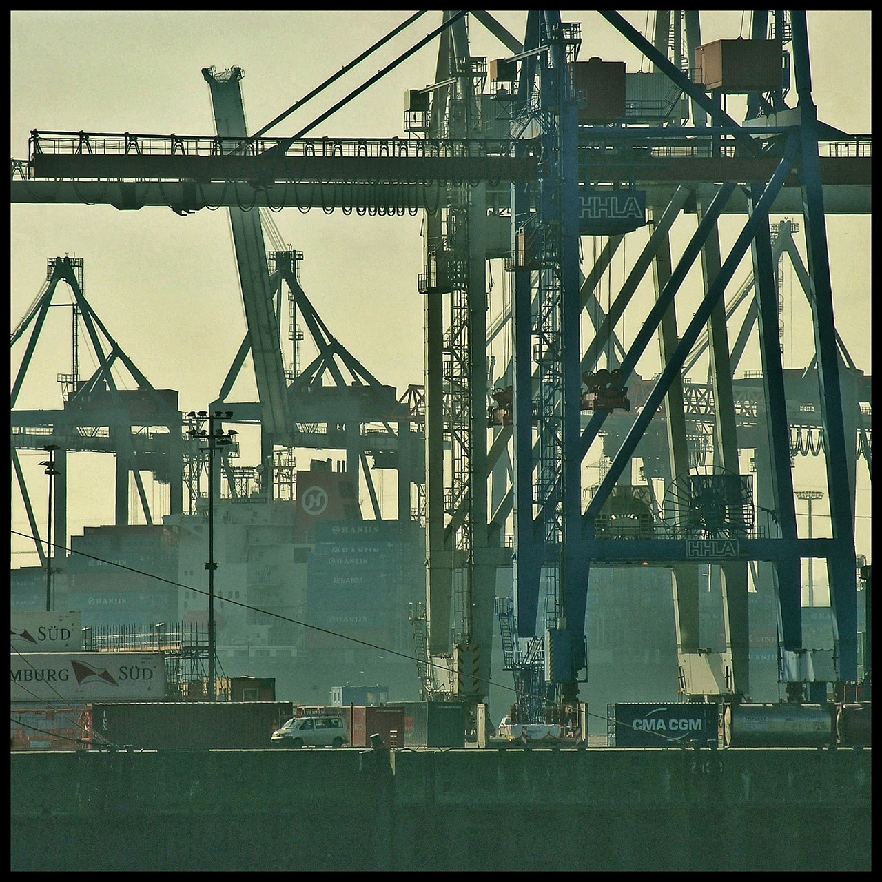 port hamburg crane free photo