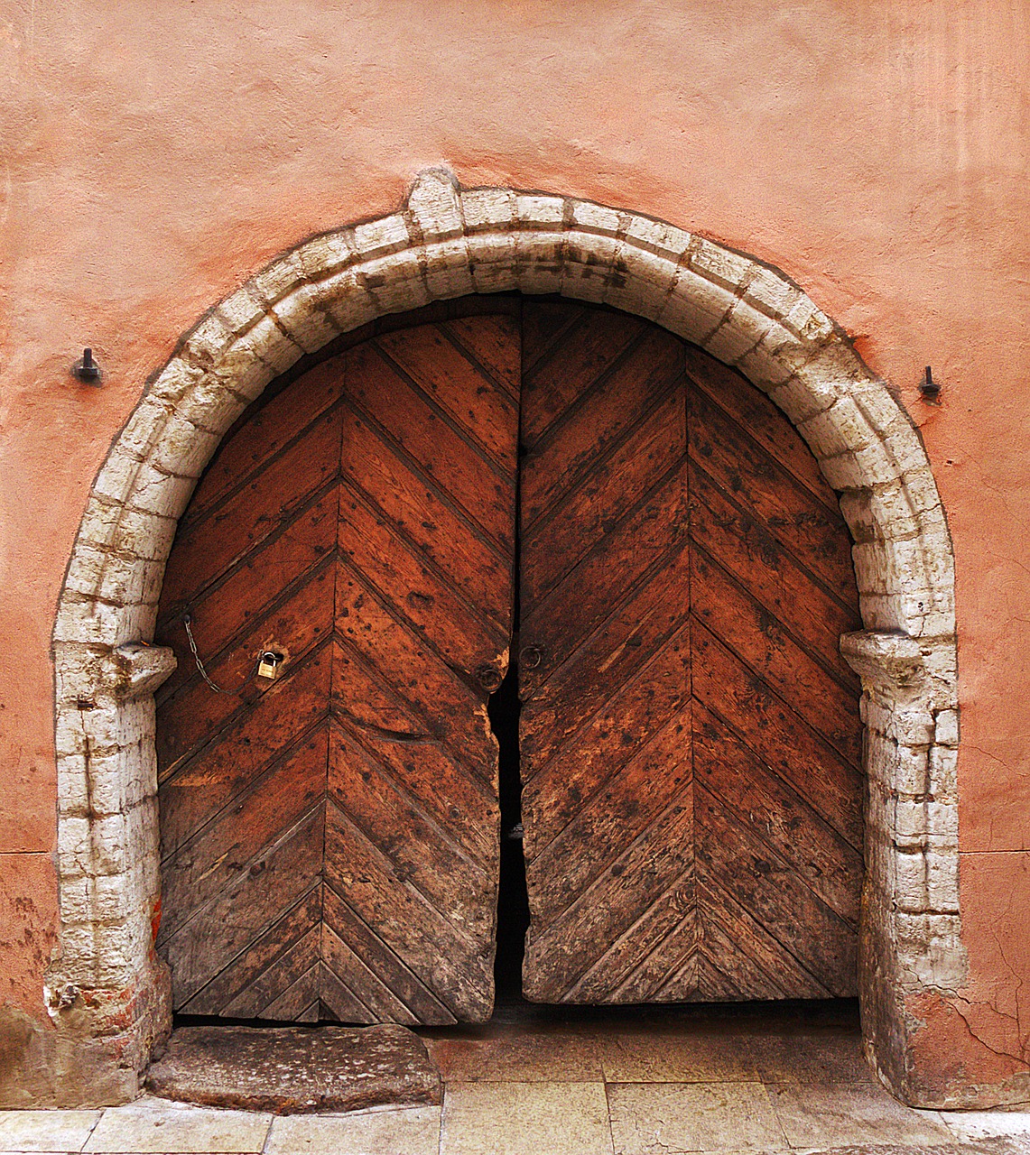 portal archway historically free photo