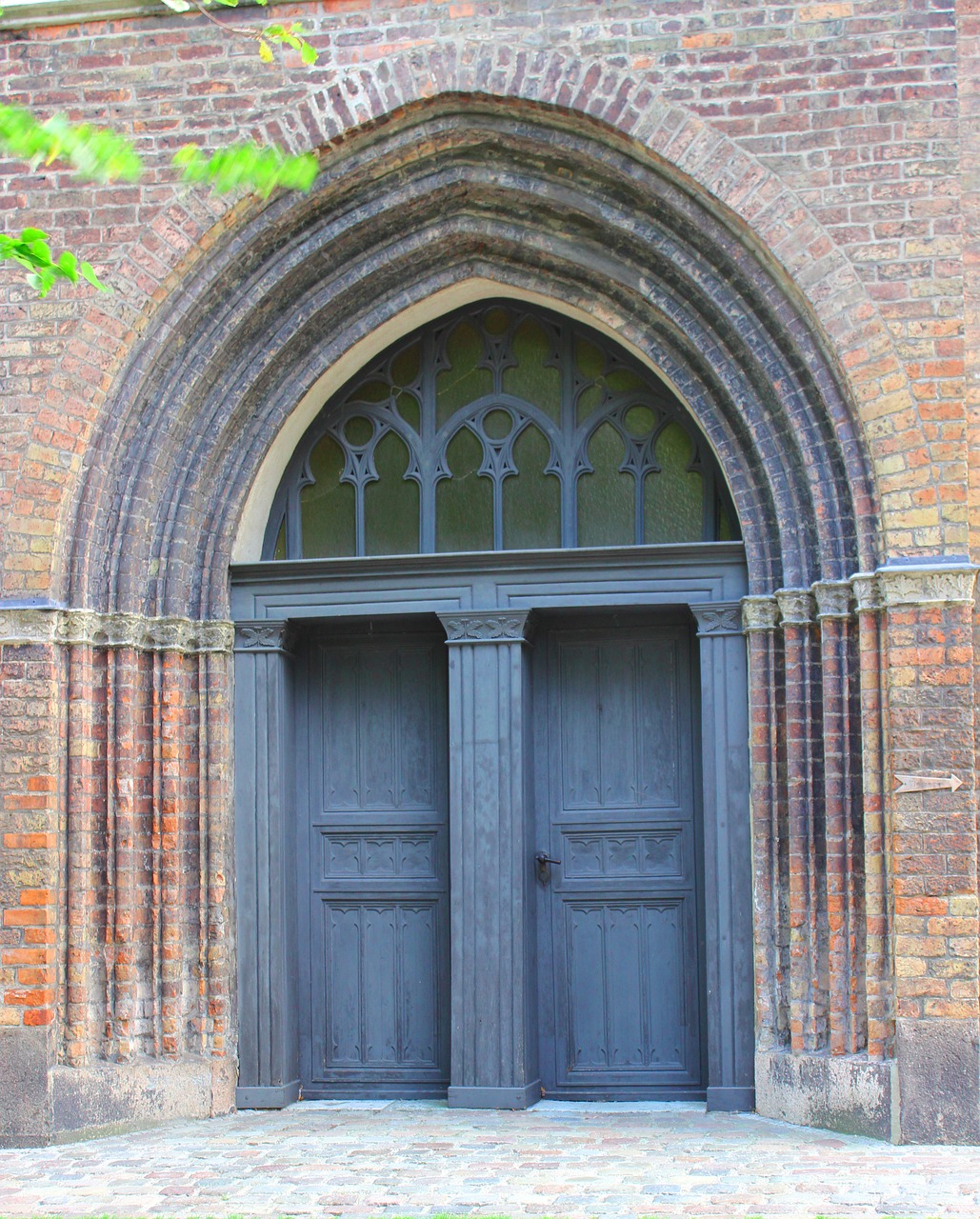 portal  st mary's church  church free photo